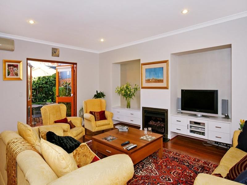 19 Tallow Tree Crescent, Subiaco WA 6008