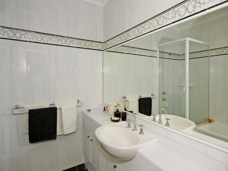 19 Tallow Tree Crescent, Subiaco WA 6008