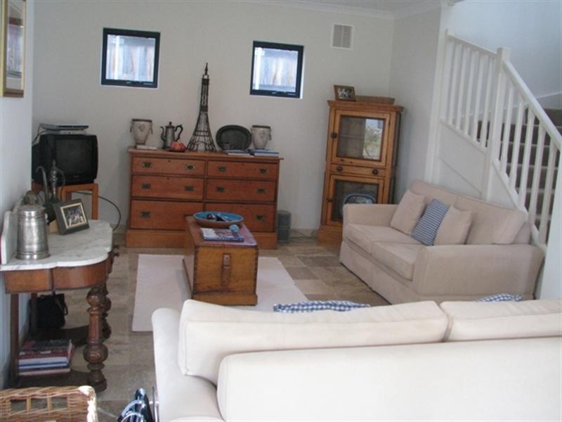 2/68 Servetus Street, Swanbourne WA 6010