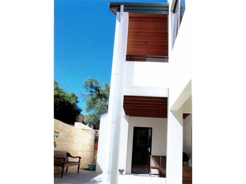 2/68 Servetus Street, Swanbourne WA 6010