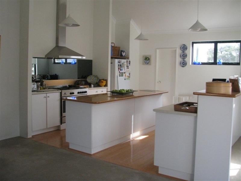 2/68 Servetus Street, Swanbourne WA 6010