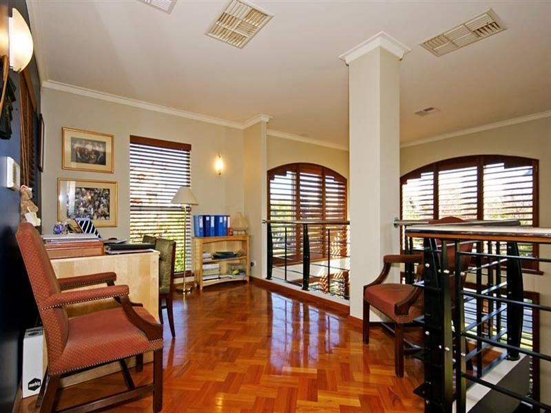 6 Old Jacaranda Way, Subiaco WA 6008