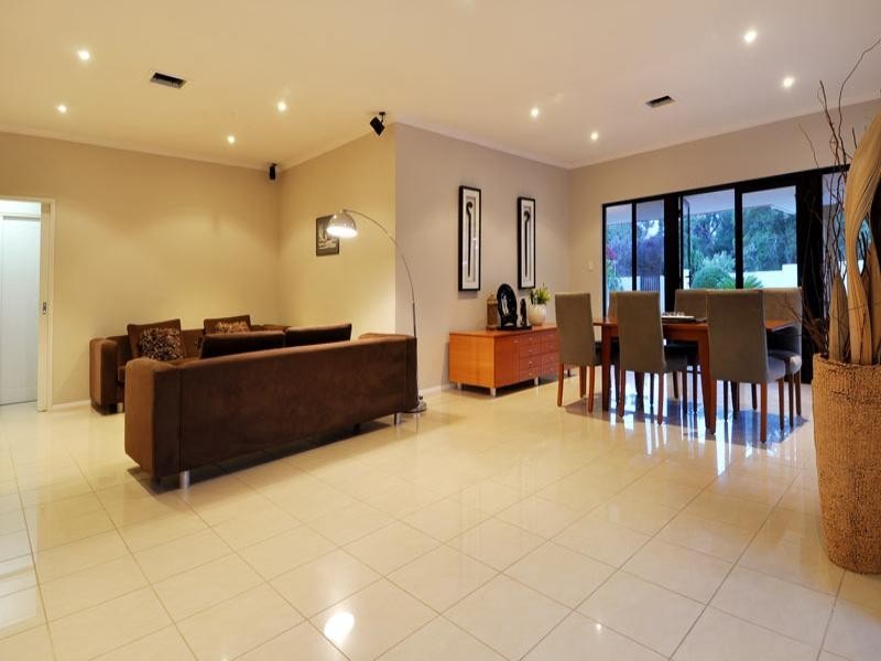 73 Taittinger Grove, The Vines WA 6069