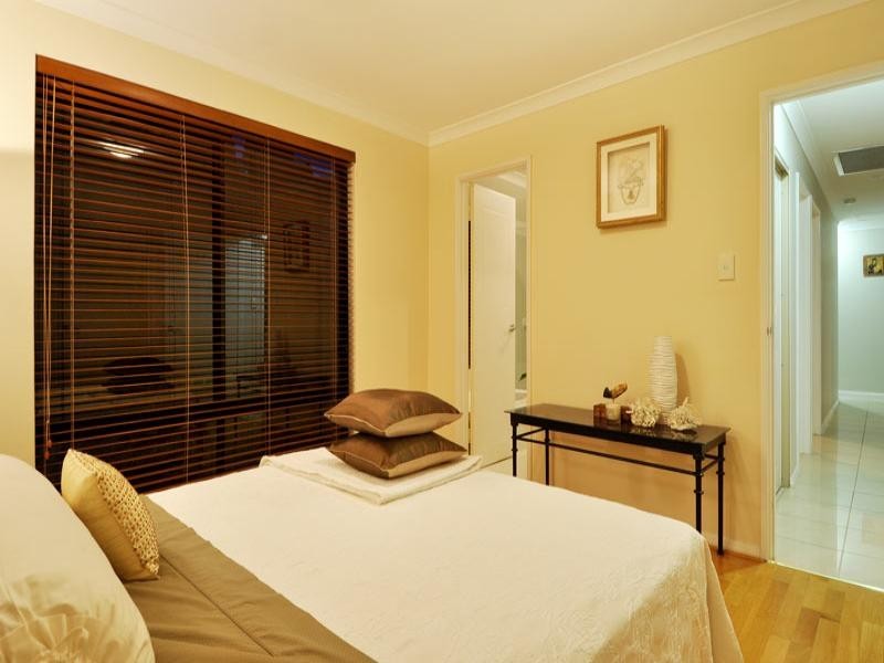 73 Taittinger Grove, The Vines WA 6069