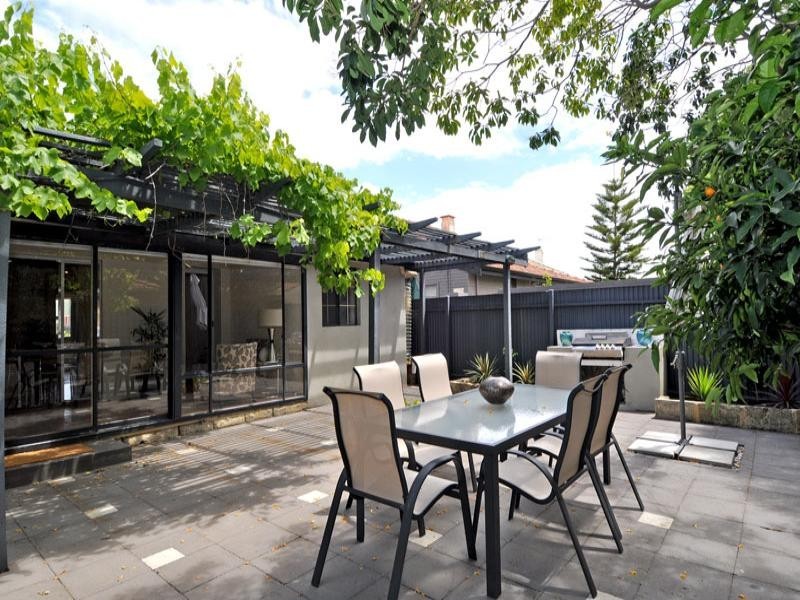 118 Salvado Road, Wembley WA 6014