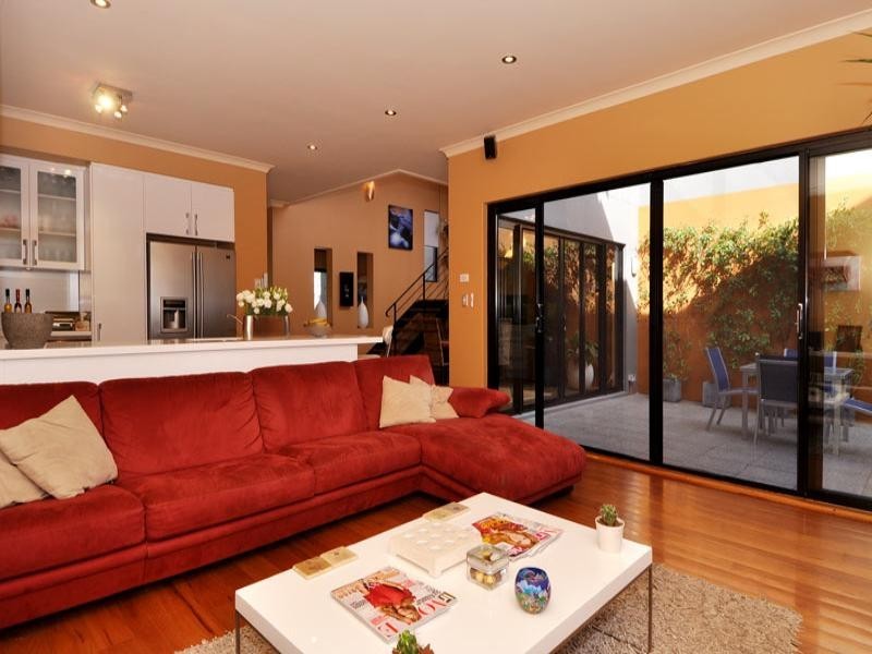 2 Juniper Bank Way, Subiaco WA 6008