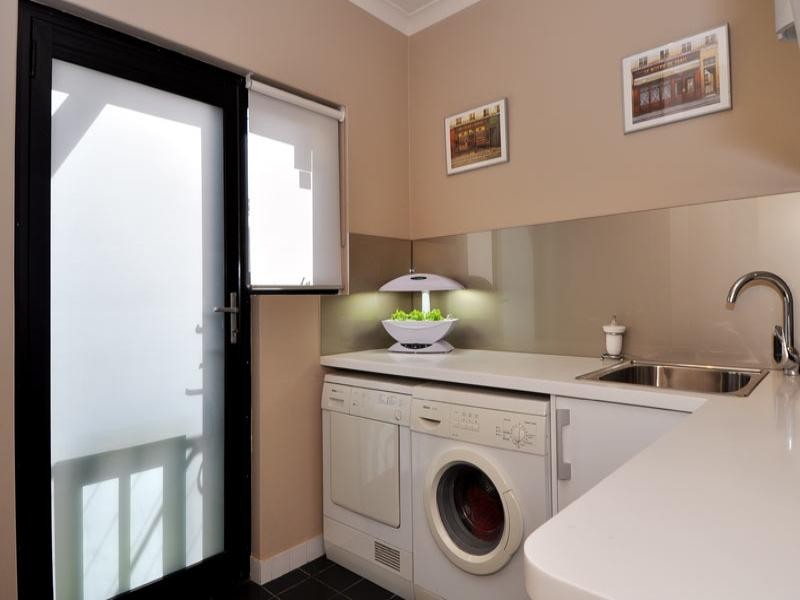 2 Juniper Bank Way, Subiaco WA 6008