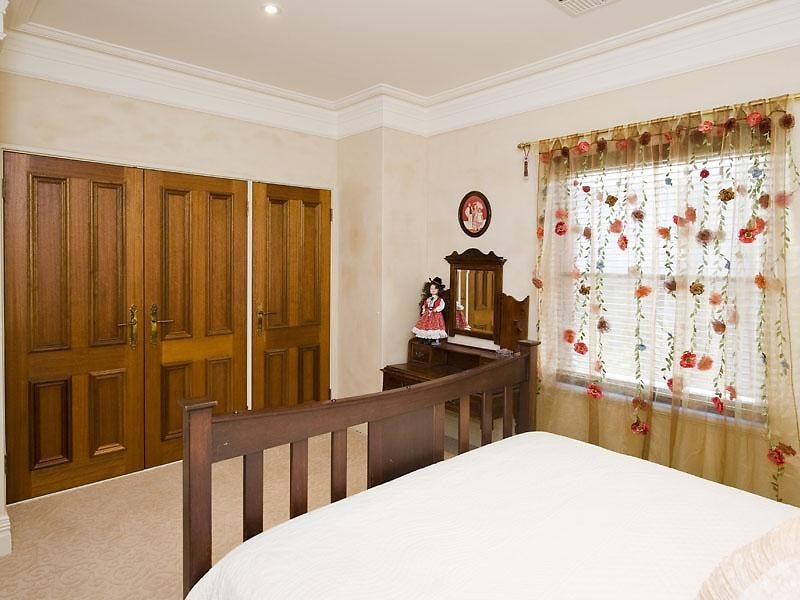 7 Allora Avenue, Subiaco WA 6008
