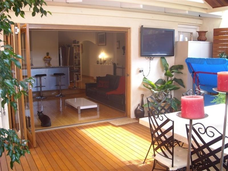 1/2 Nicholson Street, West Leederville WA 6007