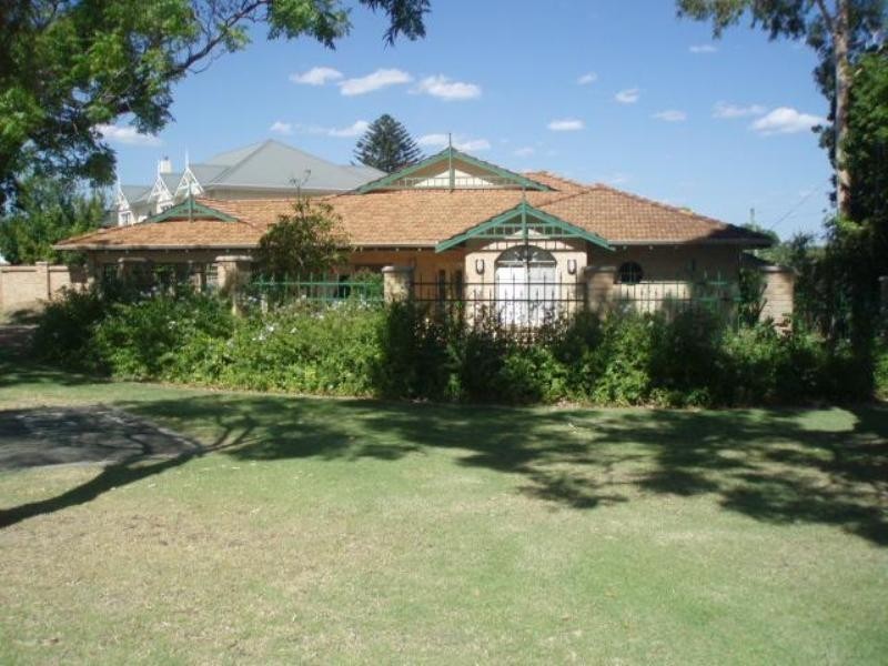 28 Peebles Road, Floreat WA 6014