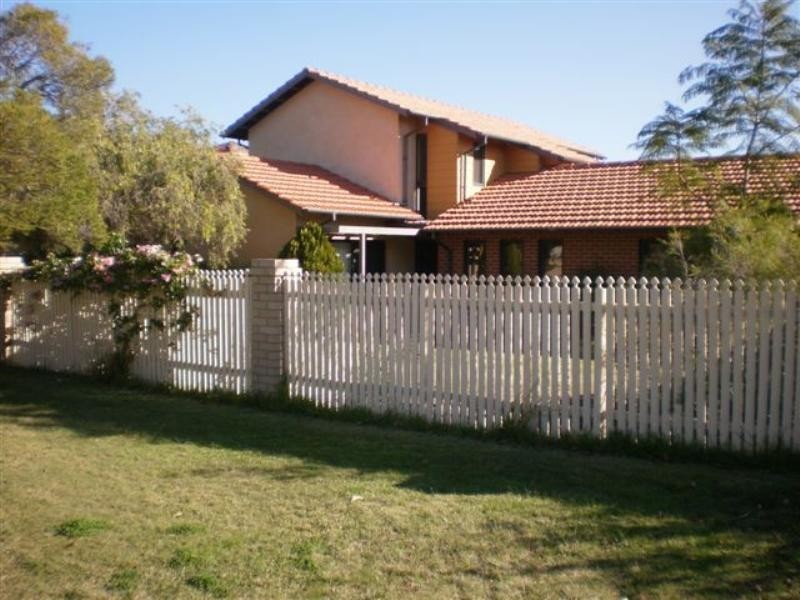 17 Kirkdale Road, Floreat WA 6014