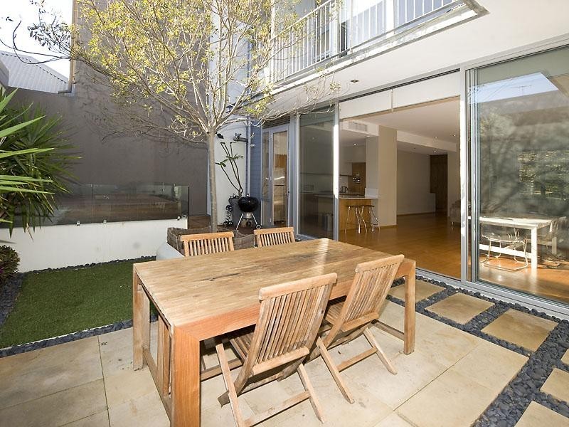 32 Mere View Way, Subiaco WA 6008