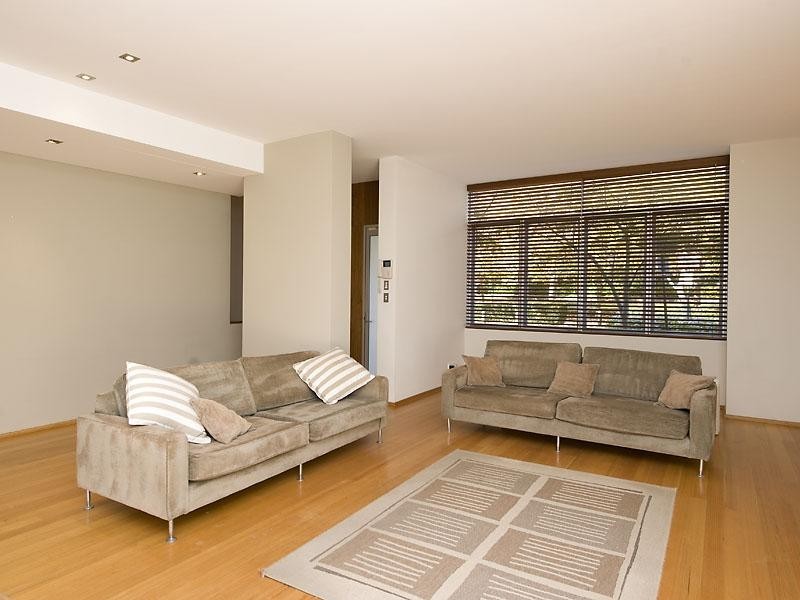 32 Mere View Way, Subiaco WA 6008