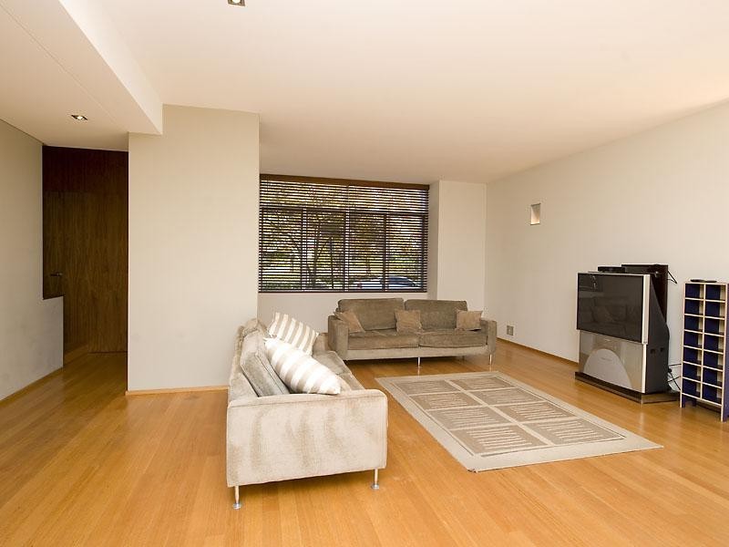 32 Mere View Way, Subiaco WA 6008