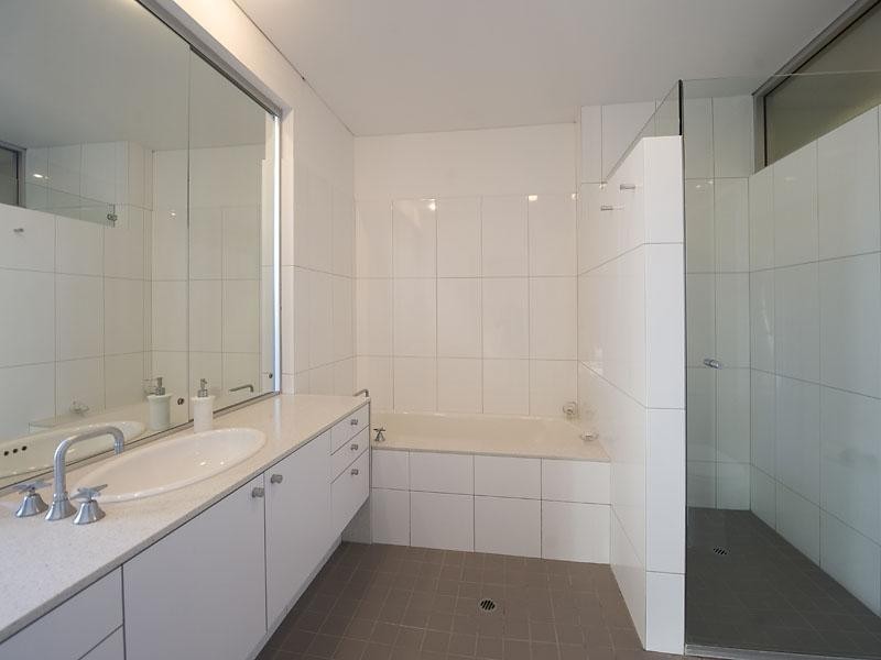 32 Mere View Way, Subiaco WA 6008