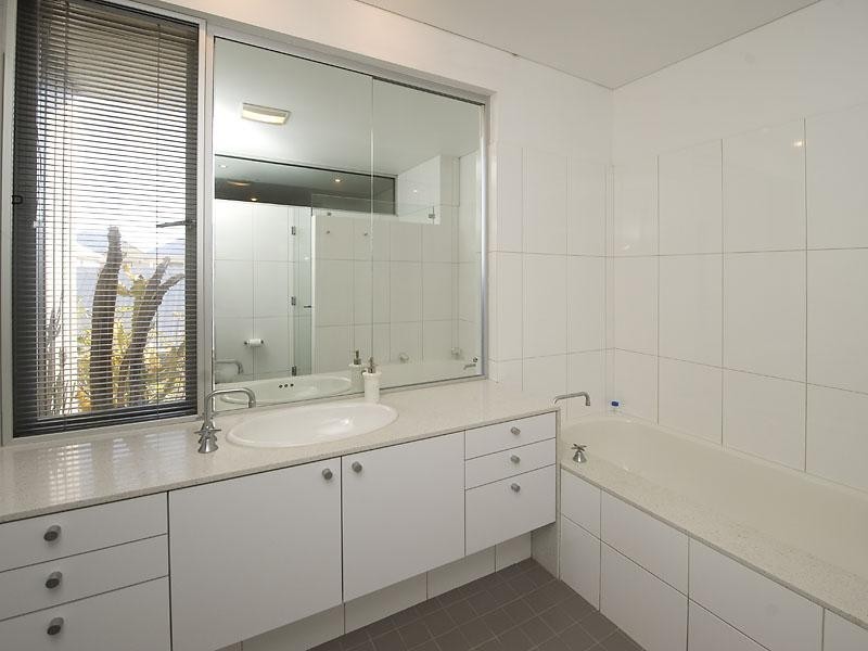 32 Mere View Way, Subiaco WA 6008