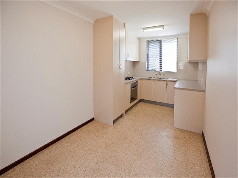 3/4 Violet Grove, Shenton Park WA 6008