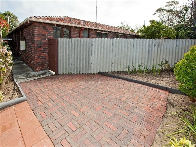 3/4 Violet Grove, Shenton Park WA 6008