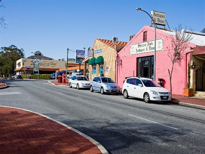 3/4 Violet Grove, Shenton Park WA 6008