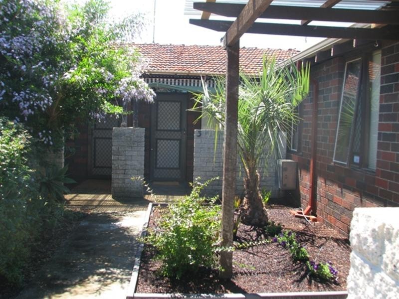 3/4 Violet Grove, Shenton Park WA 6008