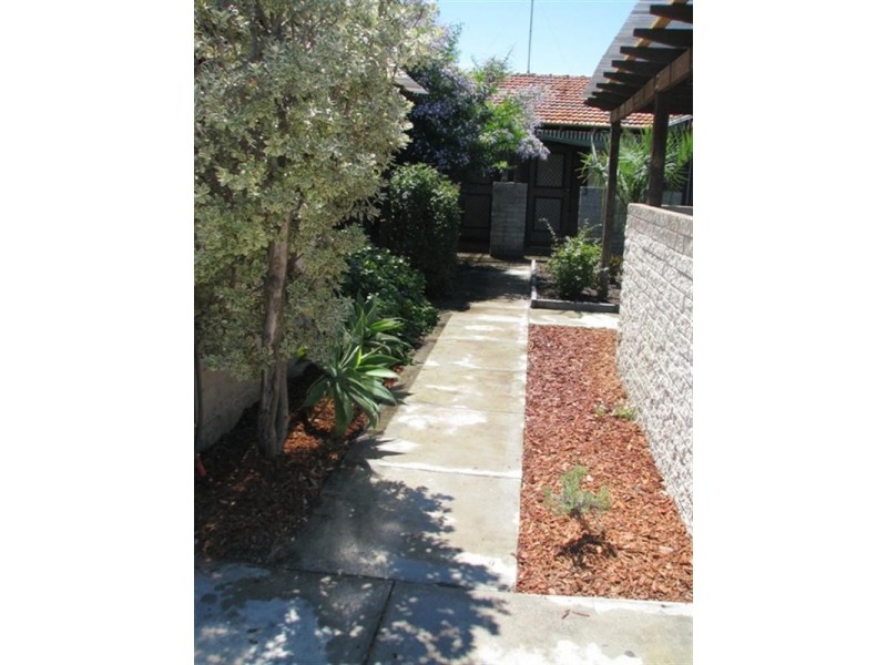 3/4 Violet Grove, Shenton Park WA 6008