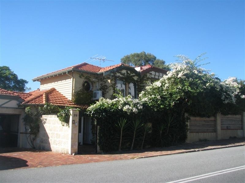 2/25 Barnfield Road, Claremont WA 6010