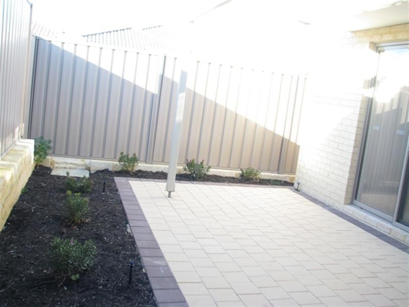 8 Viognier Link, Pearsall WA 6065