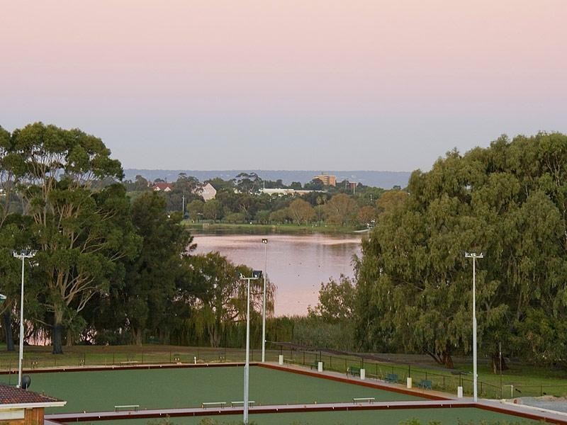 4 Wise Street, Wembley WA 6014