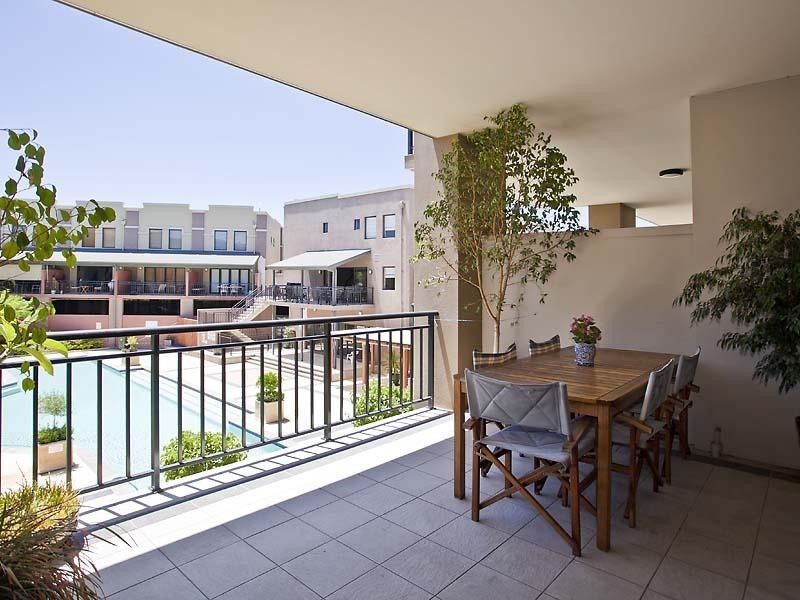 18/1 Roydhouse Street, Subiaco WA 6008