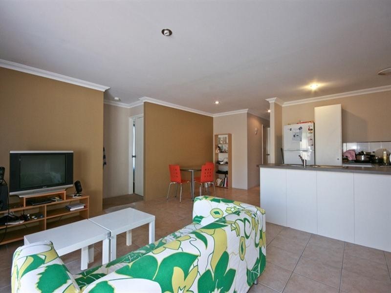 8/147 Sevenoaks Street, Cannington WA 6107