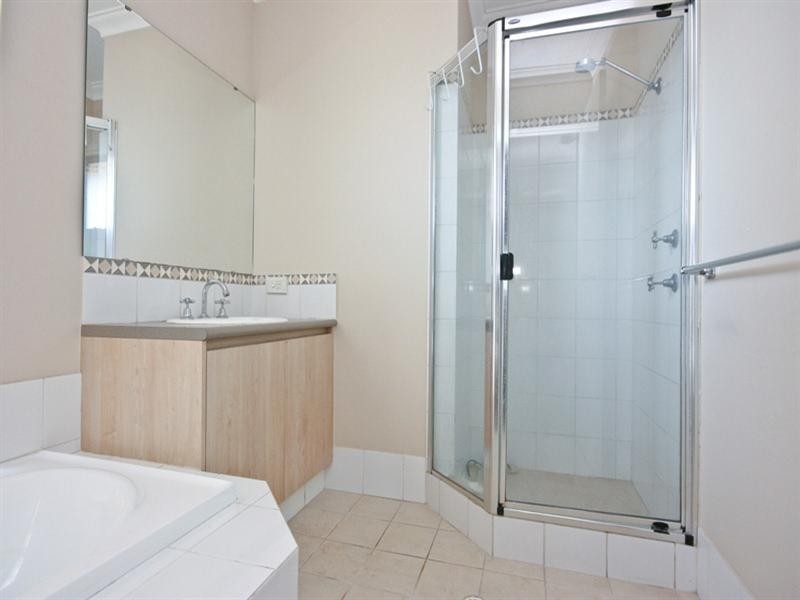 8/147 Sevenoaks Street, Cannington WA 6107