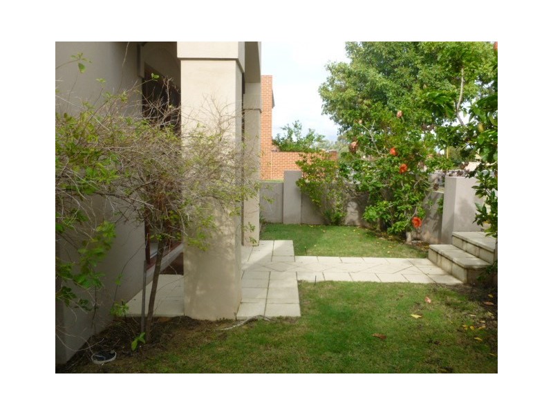 3/2 Marlow Street, Wembley WA 6014