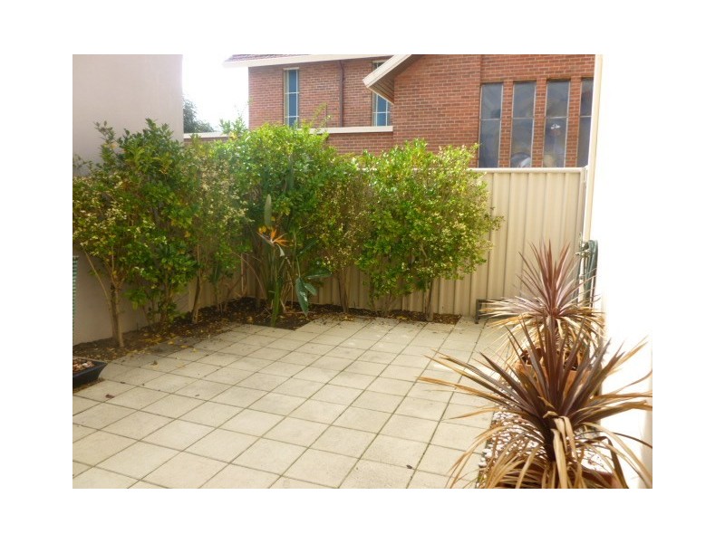 3/2 Marlow Street, Wembley WA 6014