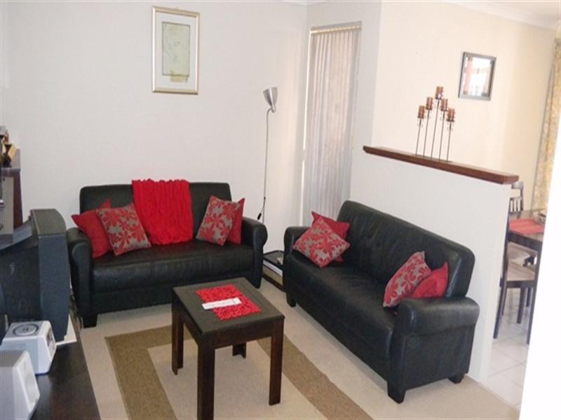 2/19 Pollard Street, Glendalough WA 6016