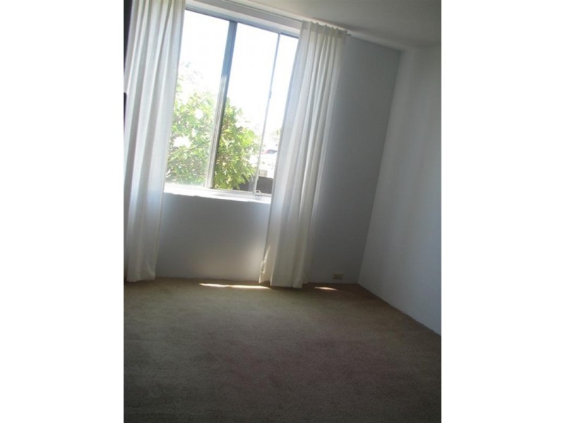 14/16 Leeder Street, Glendalough WA 6016