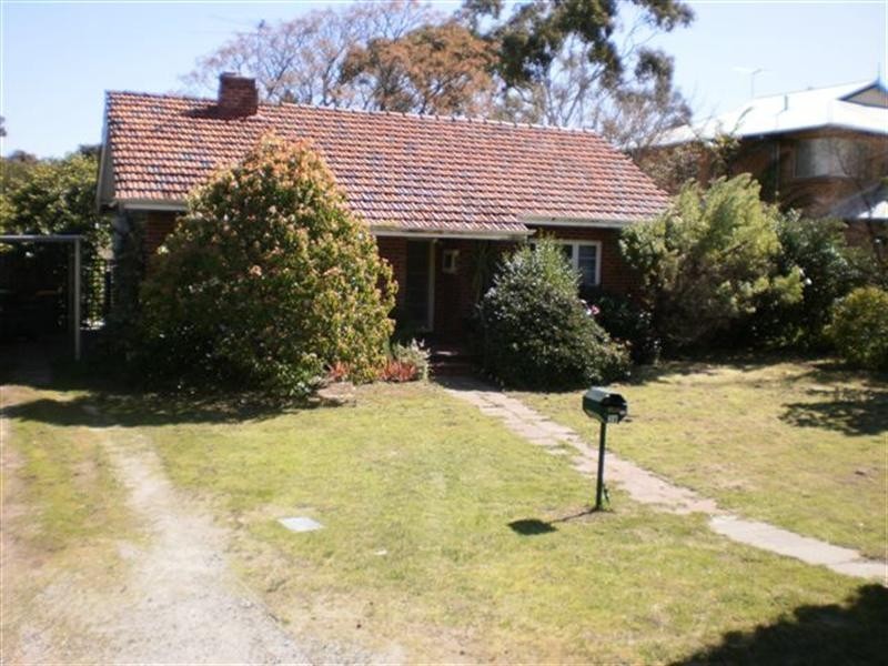 39 Adderley Street, Mount Claremont WA 6010