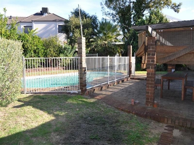 3 Dumfries Road, Floreat WA 6014