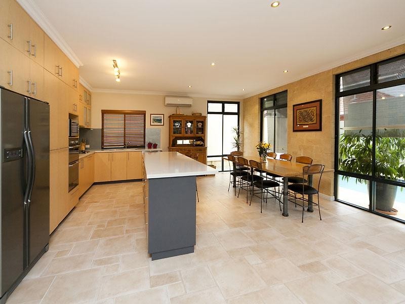 4 Olga Place, Daglish WA 6008