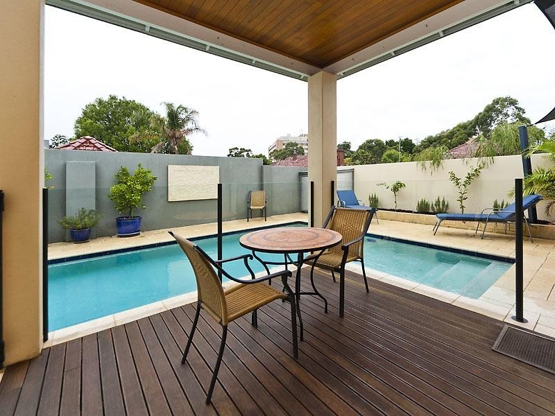 4 Olga Place, Daglish WA 6008