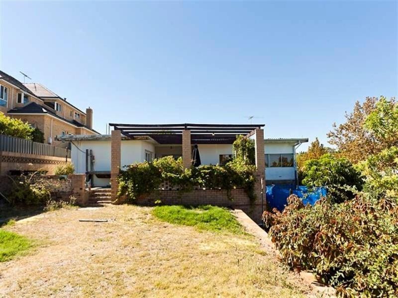 26 Hovea Crescent, City Beach WA 6015