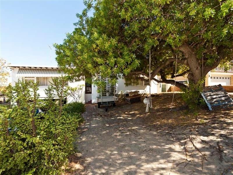 26 Hovea Crescent, City Beach WA 6015