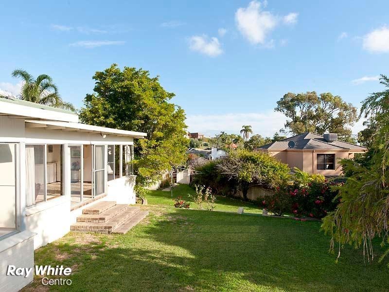 32 Hovea Crescent, City Beach WA 6015