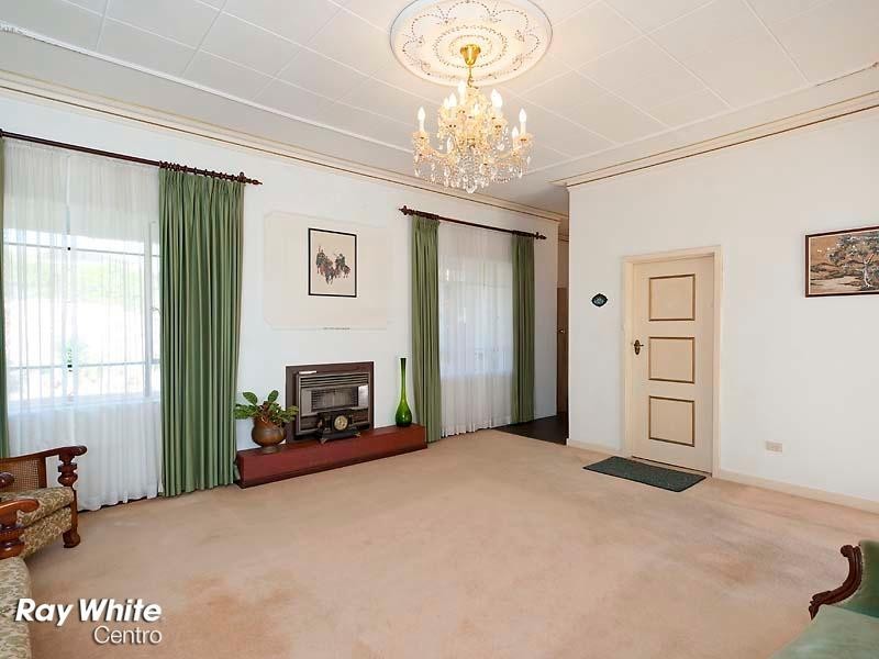 32 Hovea Crescent, City Beach WA 6015