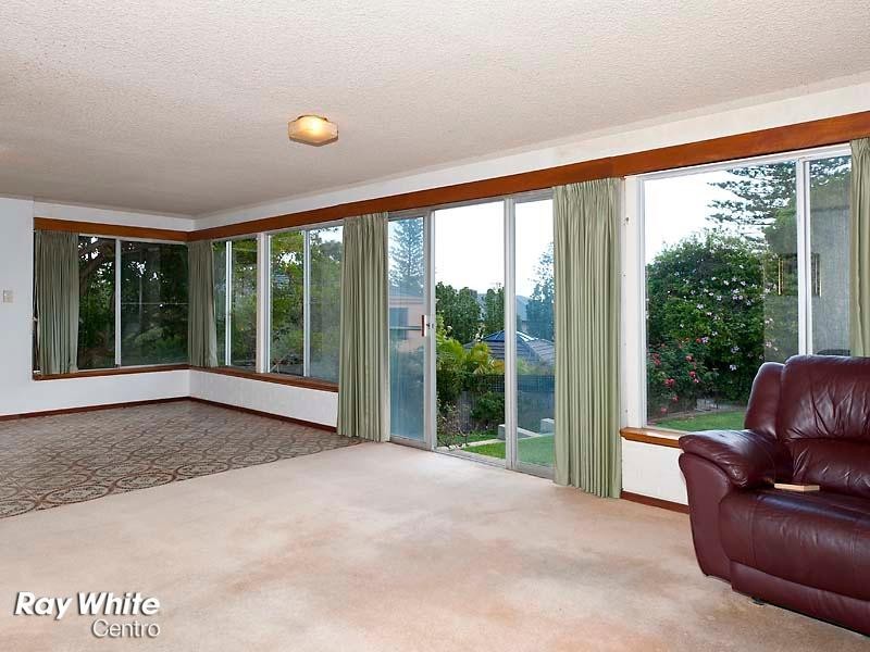 32 Hovea Crescent, City Beach WA 6015