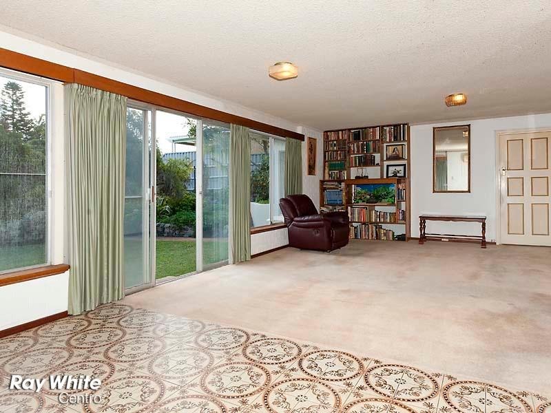 32 Hovea Crescent, City Beach WA 6015