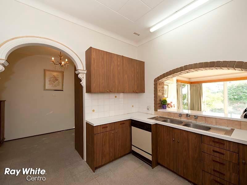 32 Hovea Crescent, City Beach WA 6015