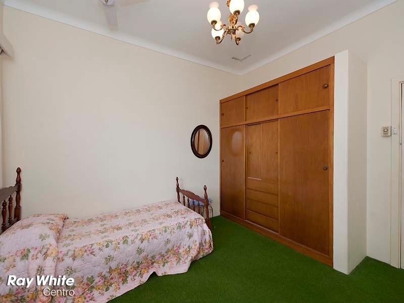 32 Hovea Crescent, City Beach WA 6015