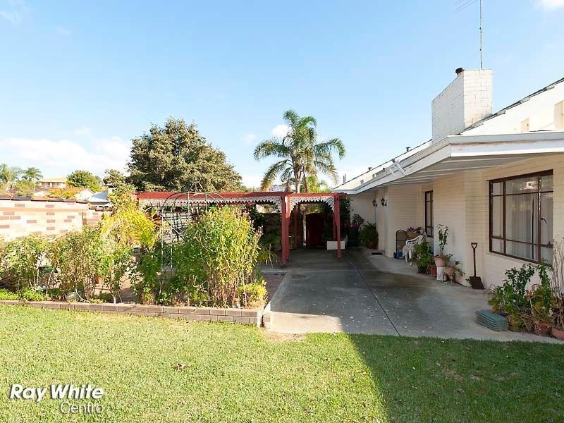 32 Hovea Crescent, City Beach WA 6015