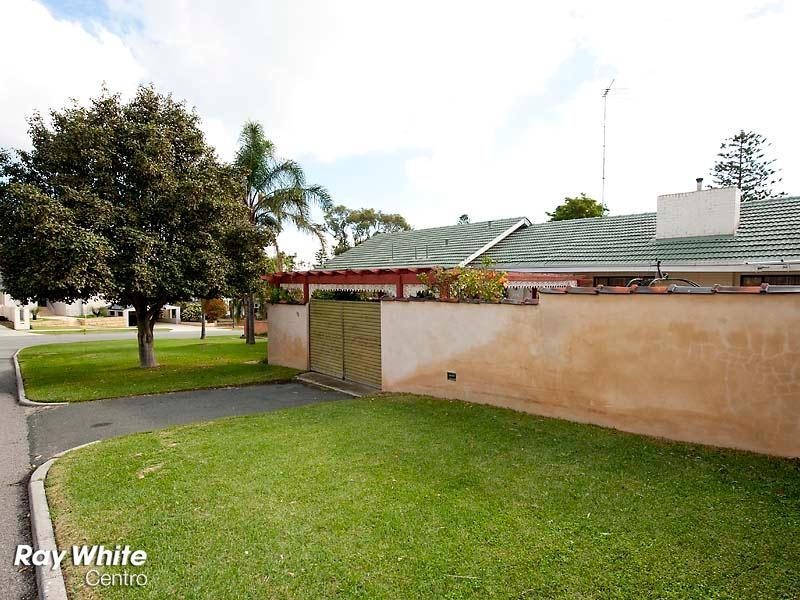 32 Hovea Crescent, City Beach WA 6015