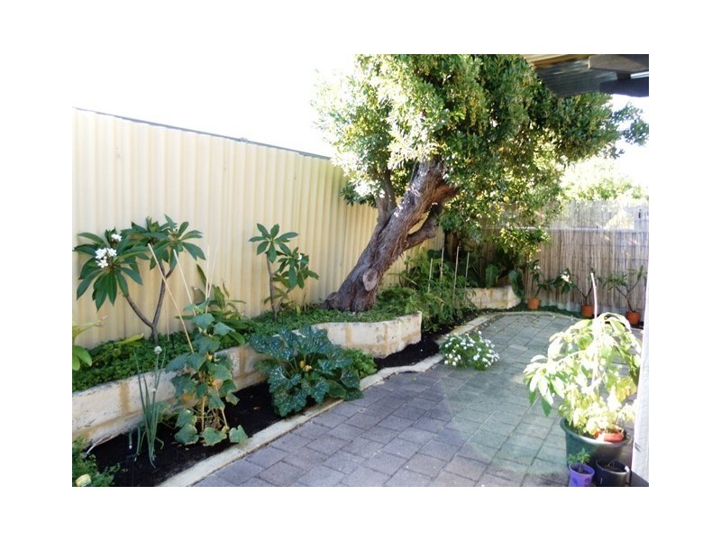 2/212 Salvado Road, Wembley WA 6014